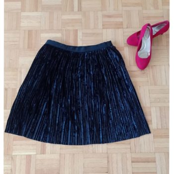 LORD TAYLOR BLACK PLEATED SKIRT